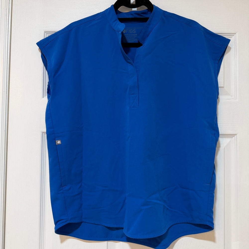 WOMEN’S FIGS ROYAL BLUE RAFAELA SCRUB TOP - S